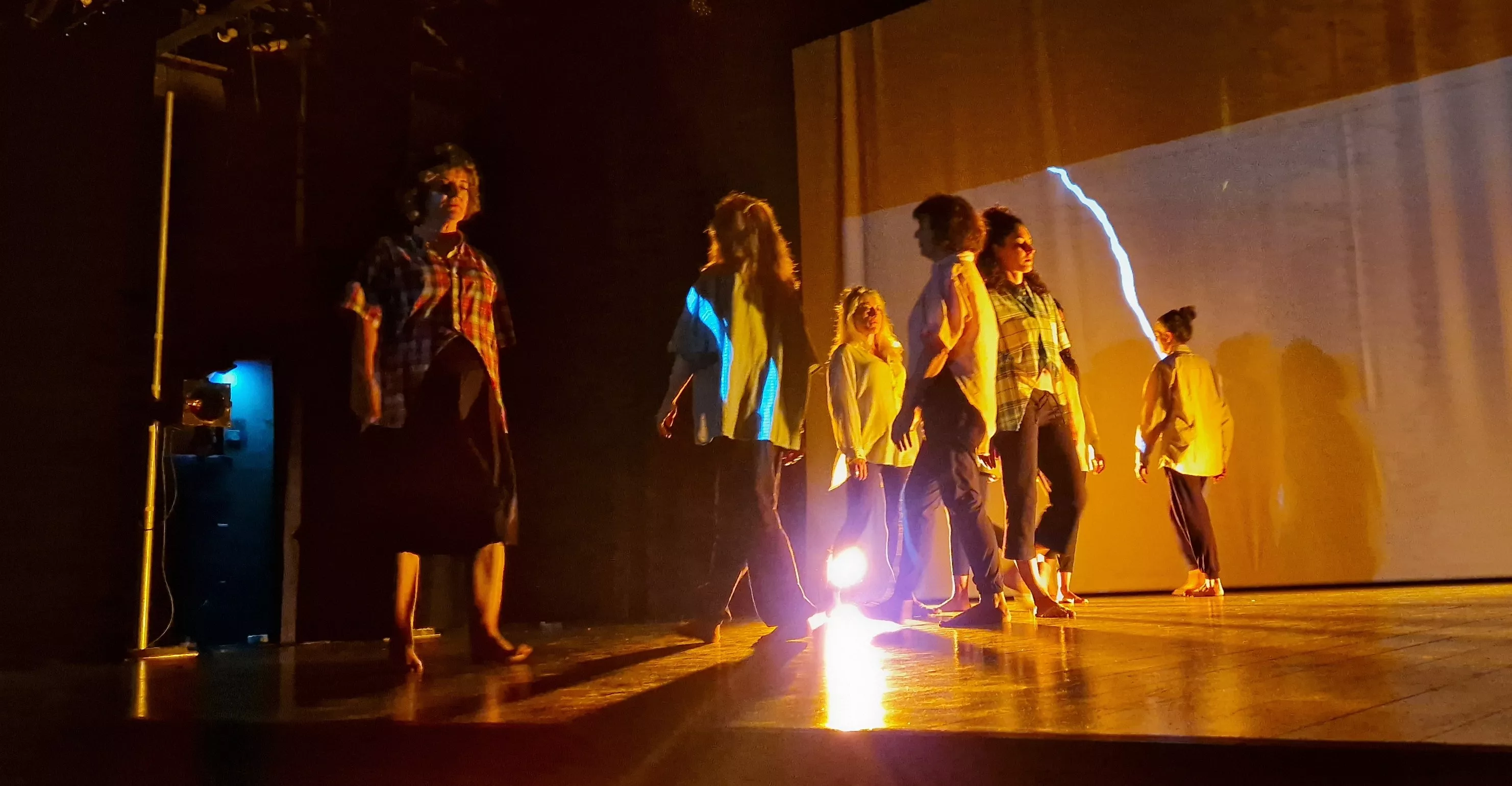 Grupos de danza contemporánea de Nuria Bolea en la Muestra Joven. Foto Myriam Martínez 