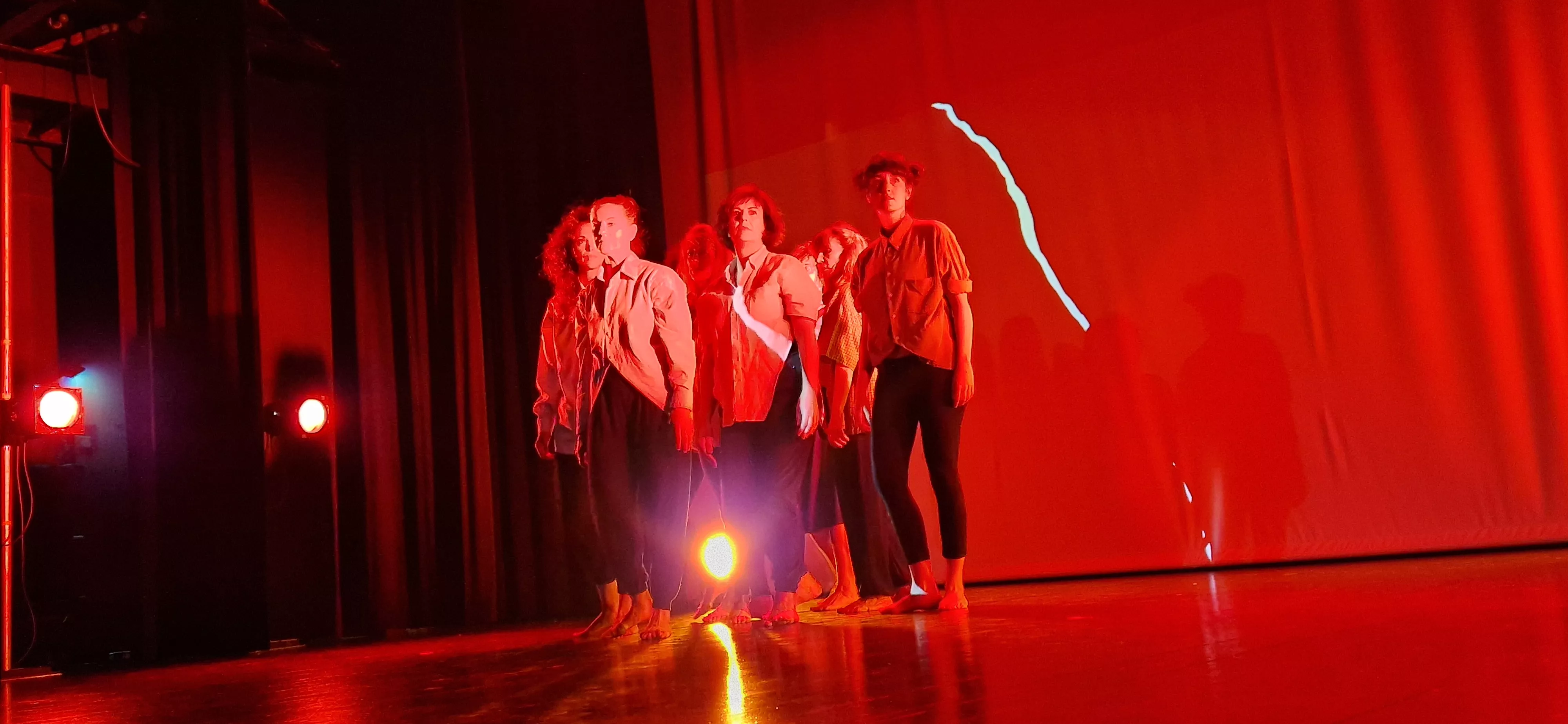 Grupos de danza contemporánea de Nuria Bolea en la Muestra Joven. Foto Myriam Martínez 
