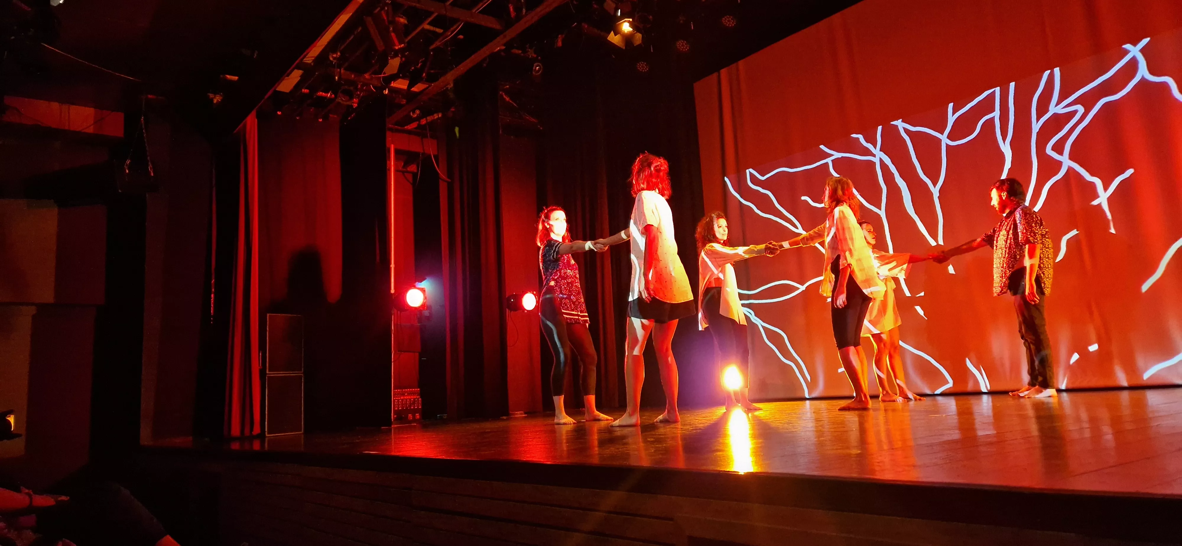 Grupos de danza contemporánea de Nuria Bolea en la Muestra Joven. Foto Myriam Martínez 