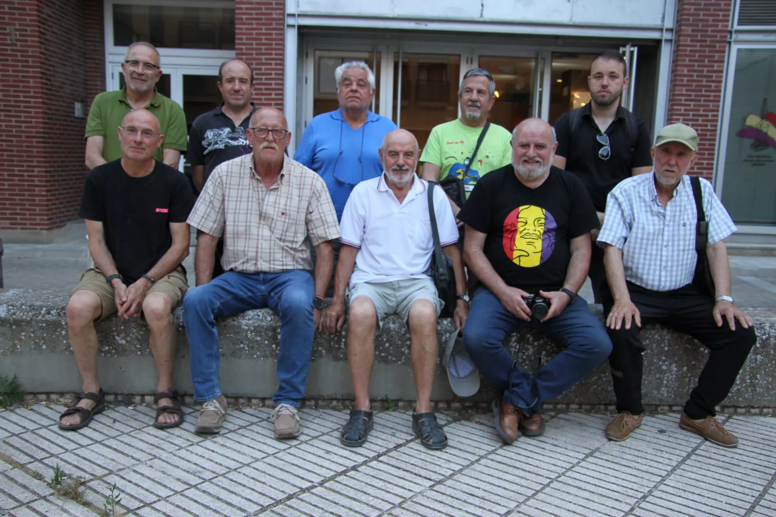 Participantes en la asamblea general. El Centro Republicano Manolín Abad de Huesca apuesta por la continuidad de su junta directiva Foto Carlos Neofato