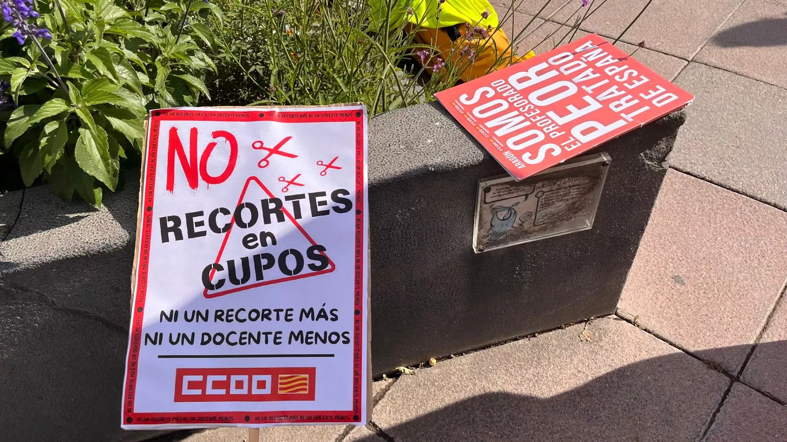 Concentración en Huesca contra los recortes de profesorado. Foto Mercedes Manterola