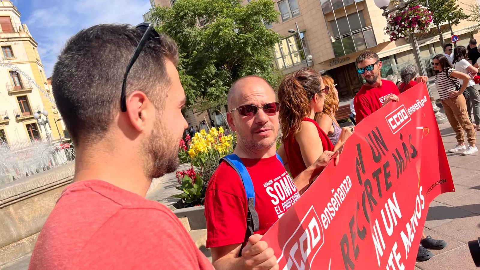 Concentración en Huesca contra los recortes de profesorado. Foto Mercedes Manterola