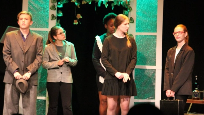 Los locos susurran alto. Foto Carlos Neofato Los locos susurran alto. Foto Carlos Neofato