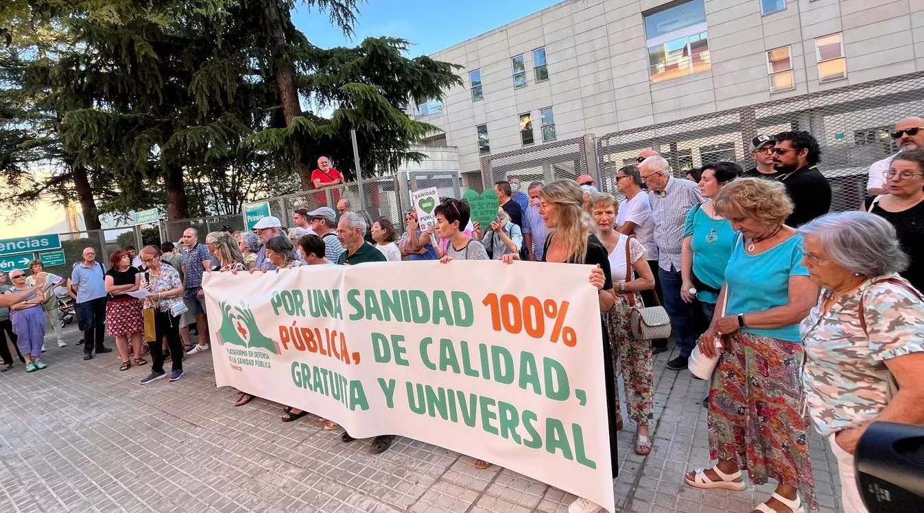 Concentración de la Plataforma en Defensa de la Sanidad Pública de Huesca. Foto Mercedes Manterola