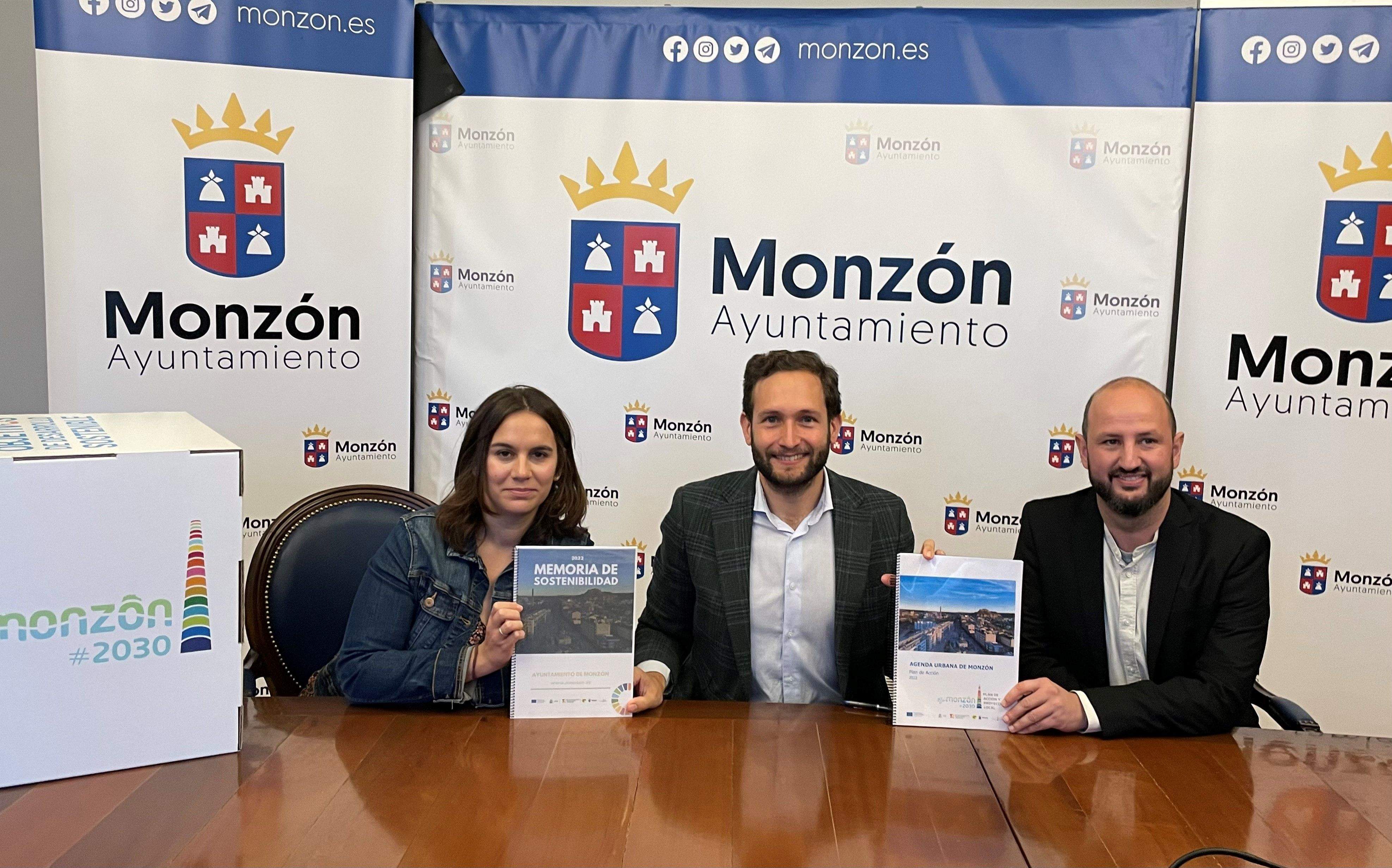 Aurora Félez, Isaac Claver y Héctor Modrego presentaron la primera memoria de sostenibilidad del Ayuntamiento