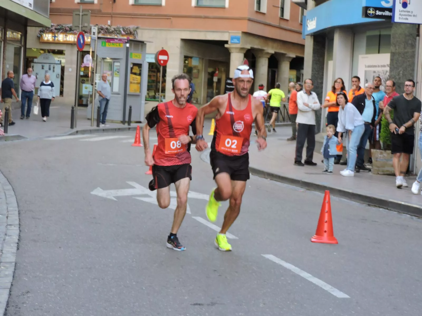  Javier Castells y César Mur encabezando la carrera