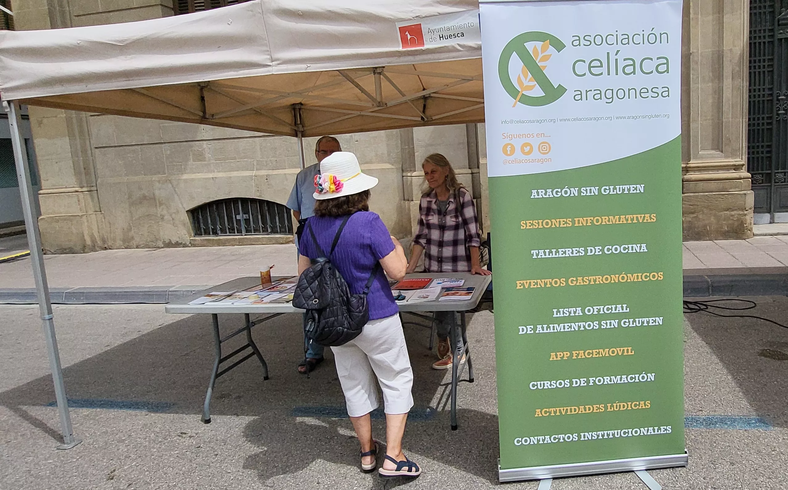 Tercera edición de la Feria de la Salud en Huesca. Foto Mercedes Manterola