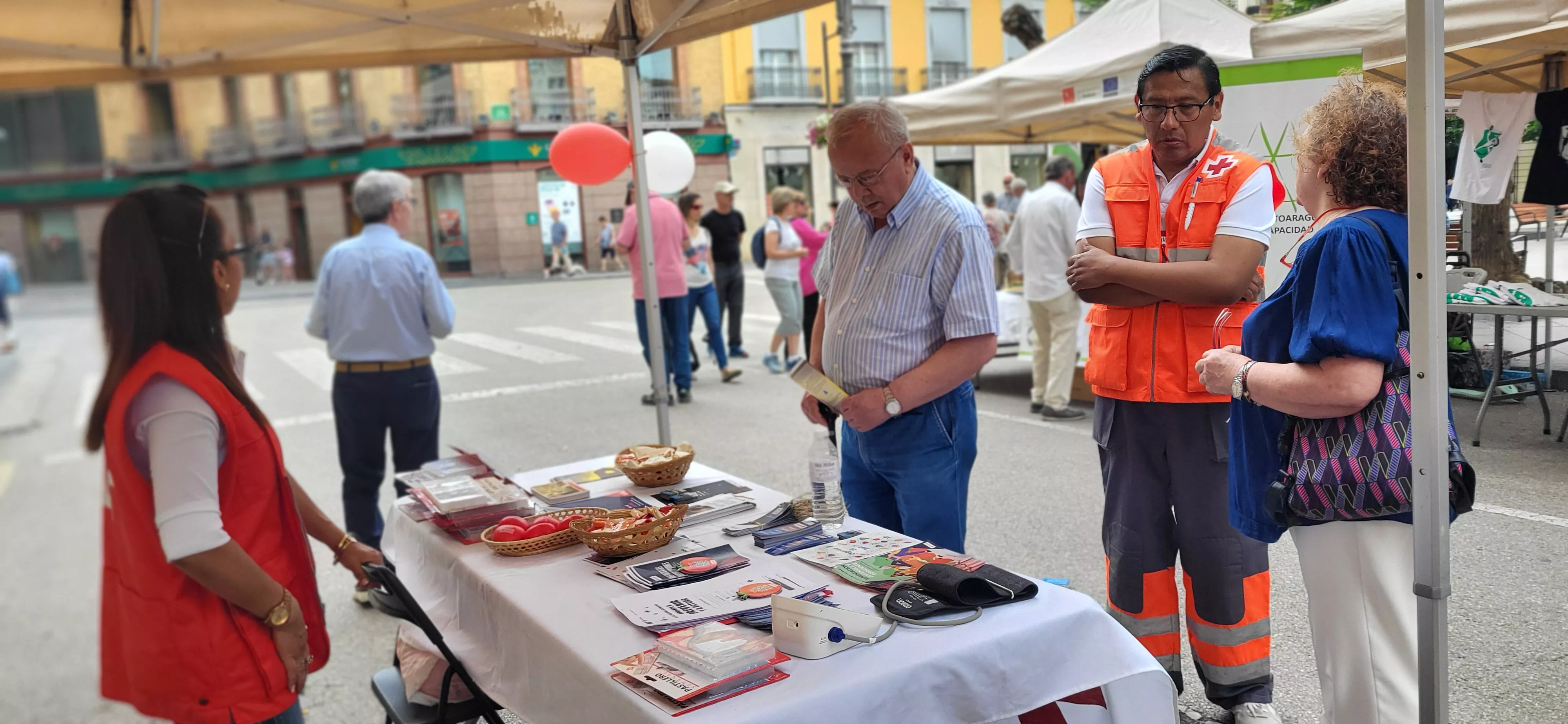Tercera edición de la Feria de la Salud en Huesca. Foto Mercedes Manterola