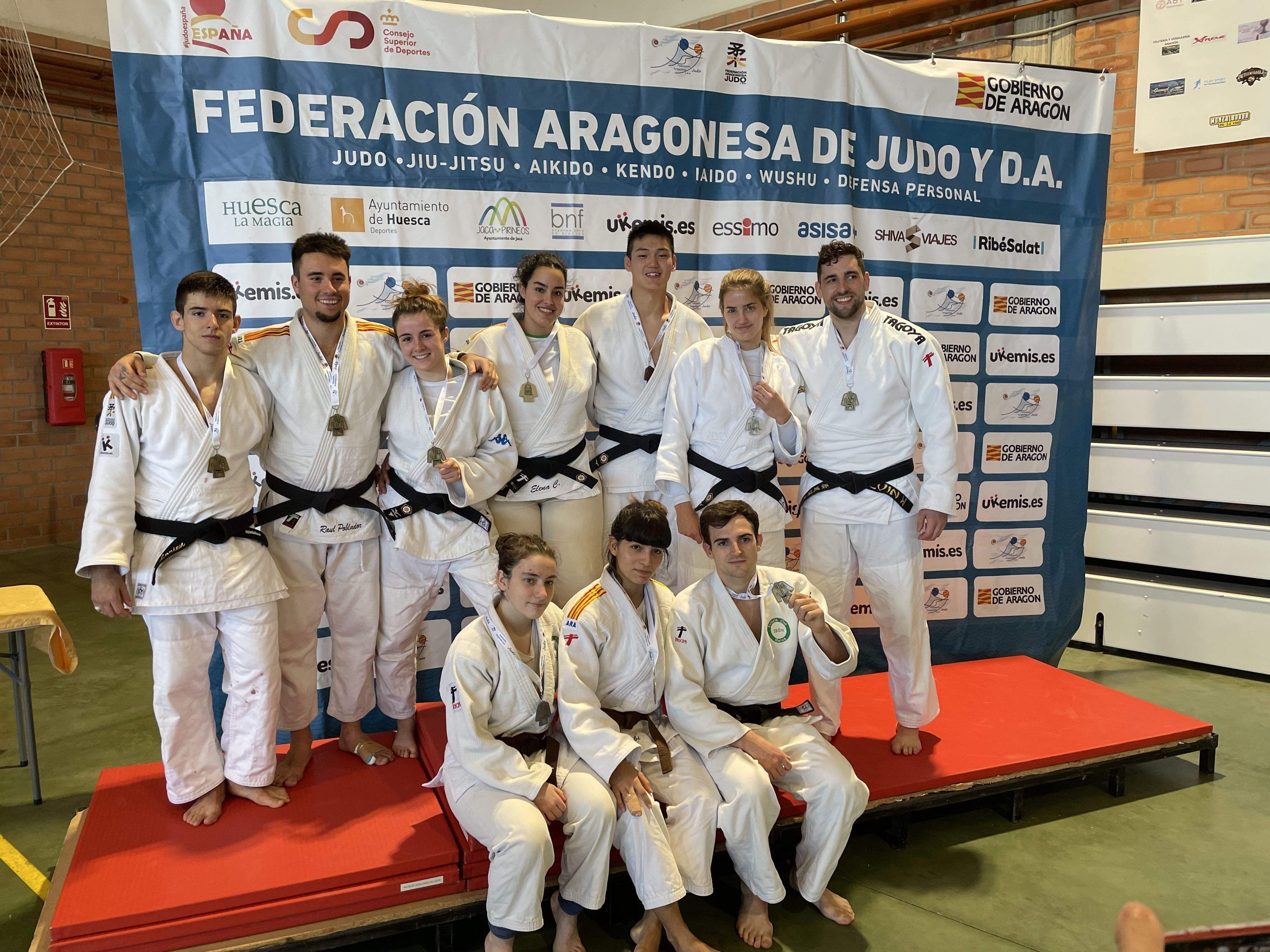 Podio de la categoría senior.