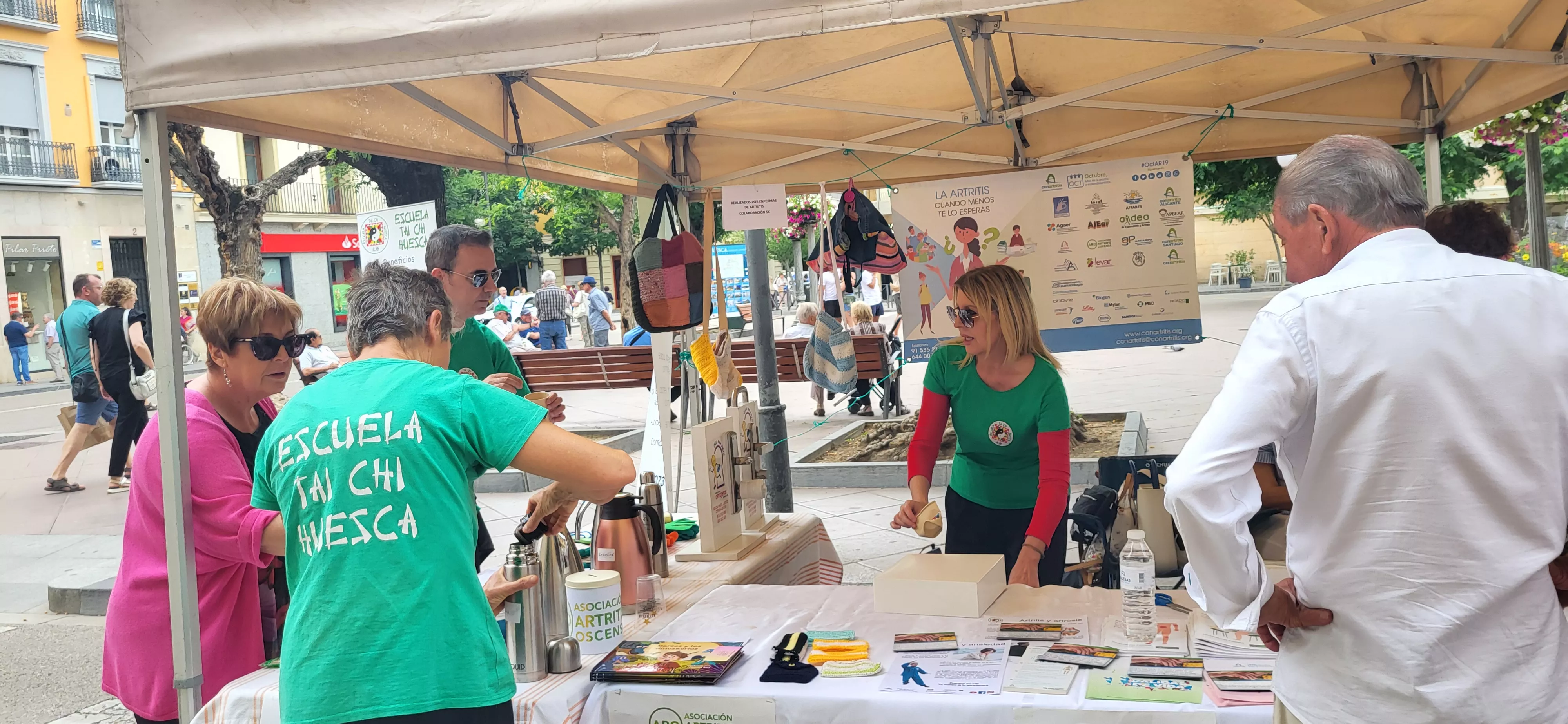 Tercera edición de la Feria de la Salud en Huesca. Foto Mercedes Manterola