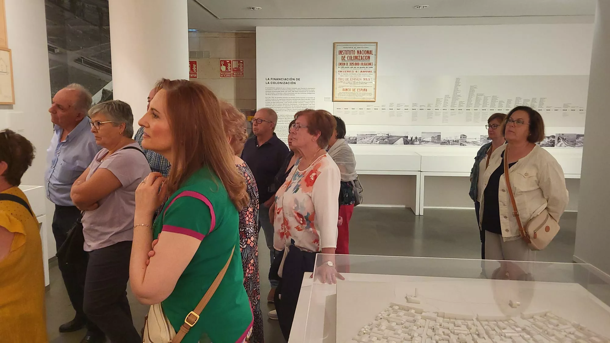  Visita de El Temple a la exposición sobre Los Pueblos de Colonización