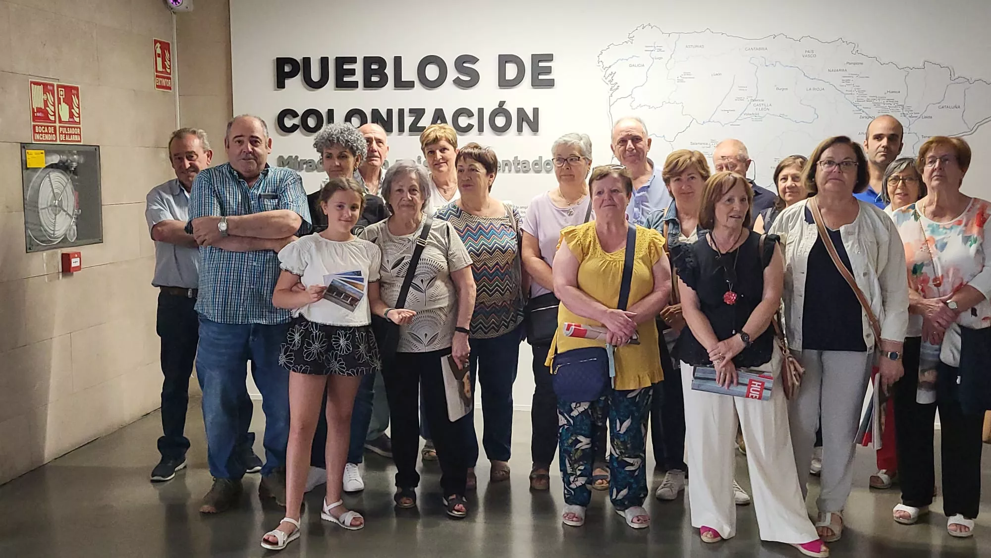  Visita de El Temple a la exposición sobre Los Pueblos de Colonización
