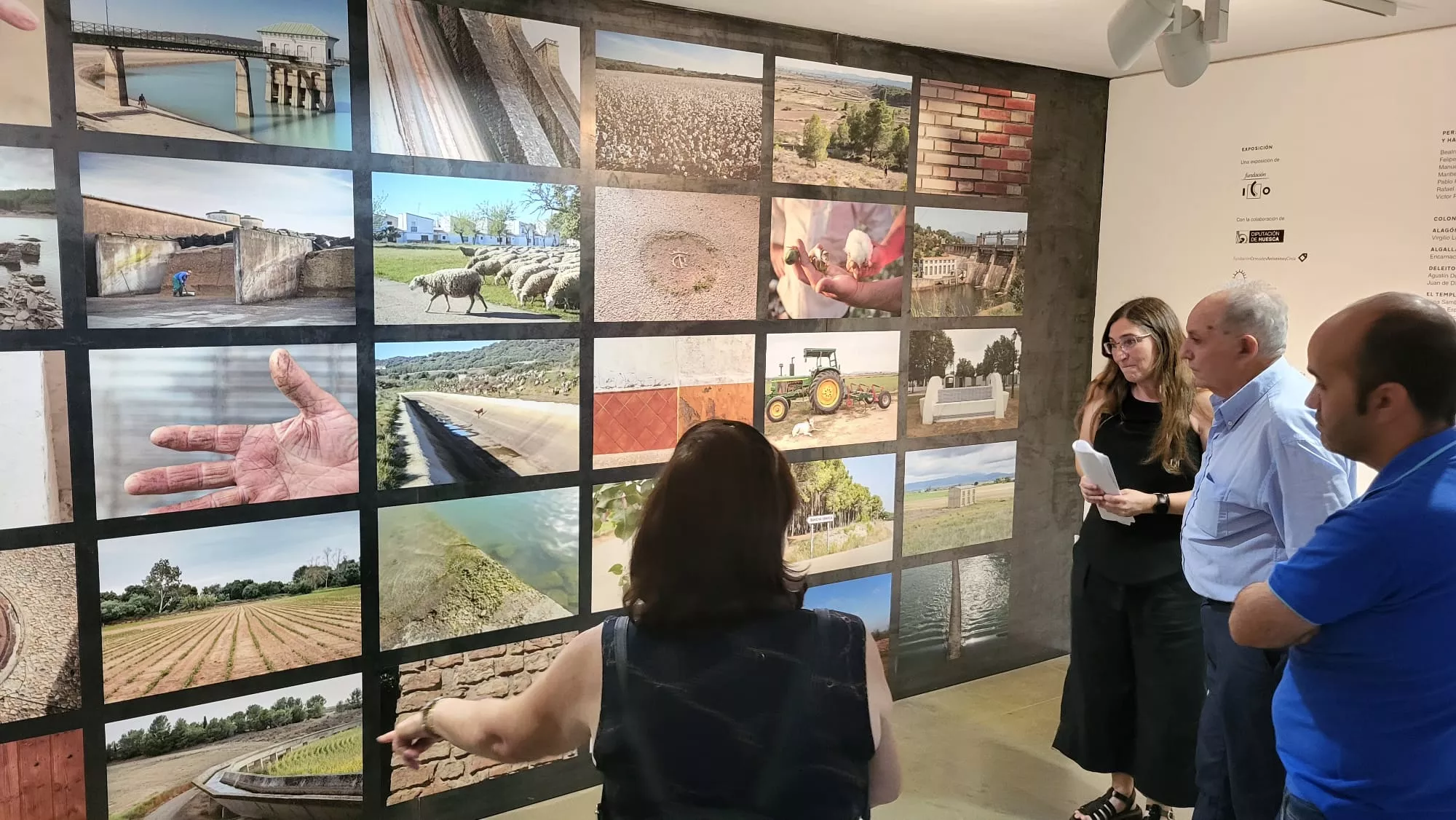  Visita de El Temple a la exposición sobre Los Pueblos de Colonización