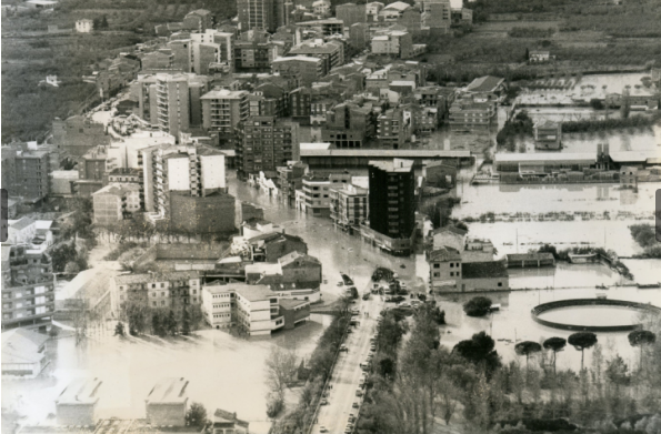 Imagen de Fraga tras la riada de 1982