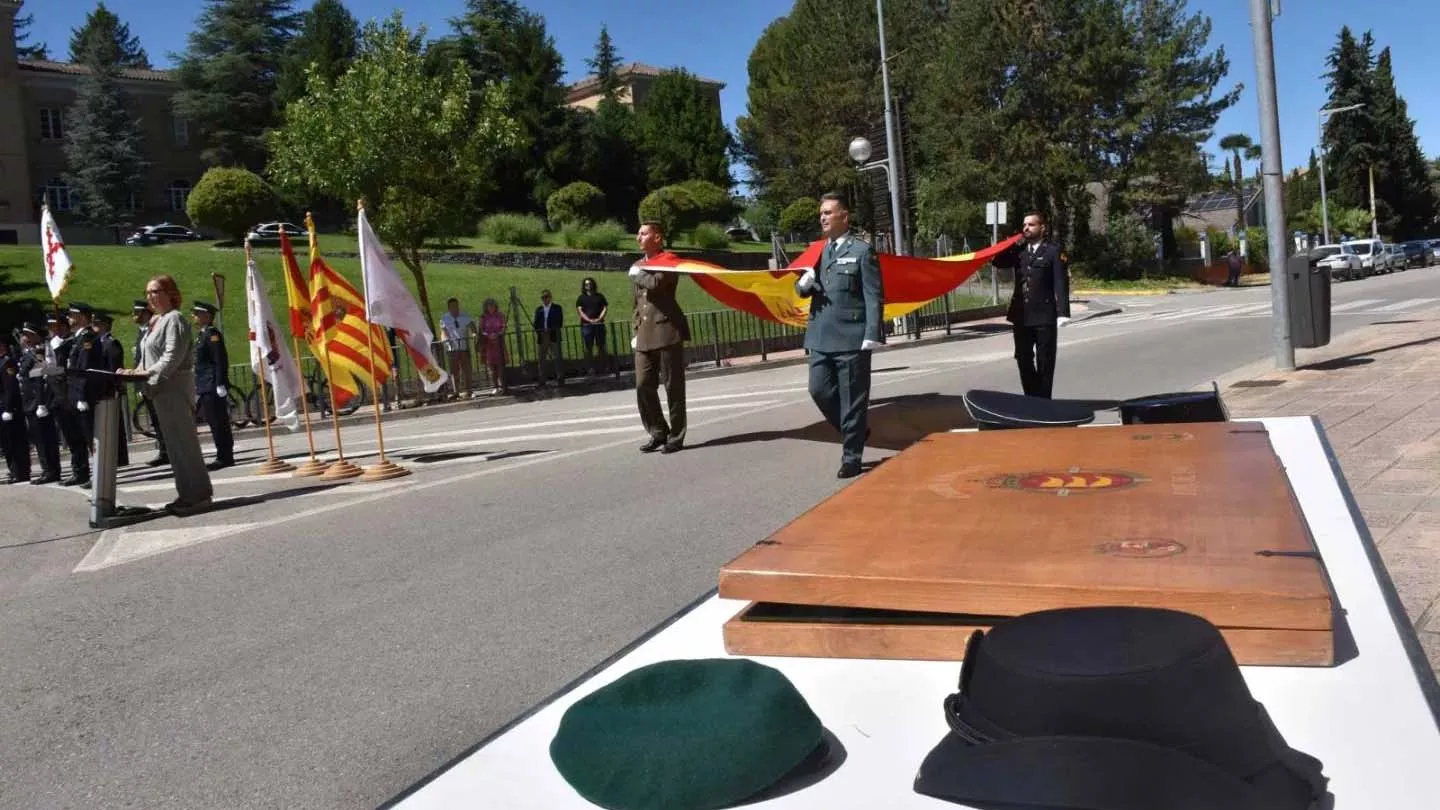 Izado de la Bandera en Barbastro