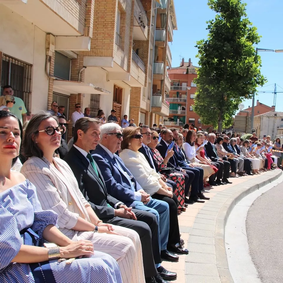 Izado de la Bandera en Barbastro