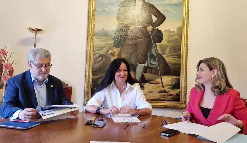 La reunión ha tenido lugar en el Ayuntamiento de Huesca. GA