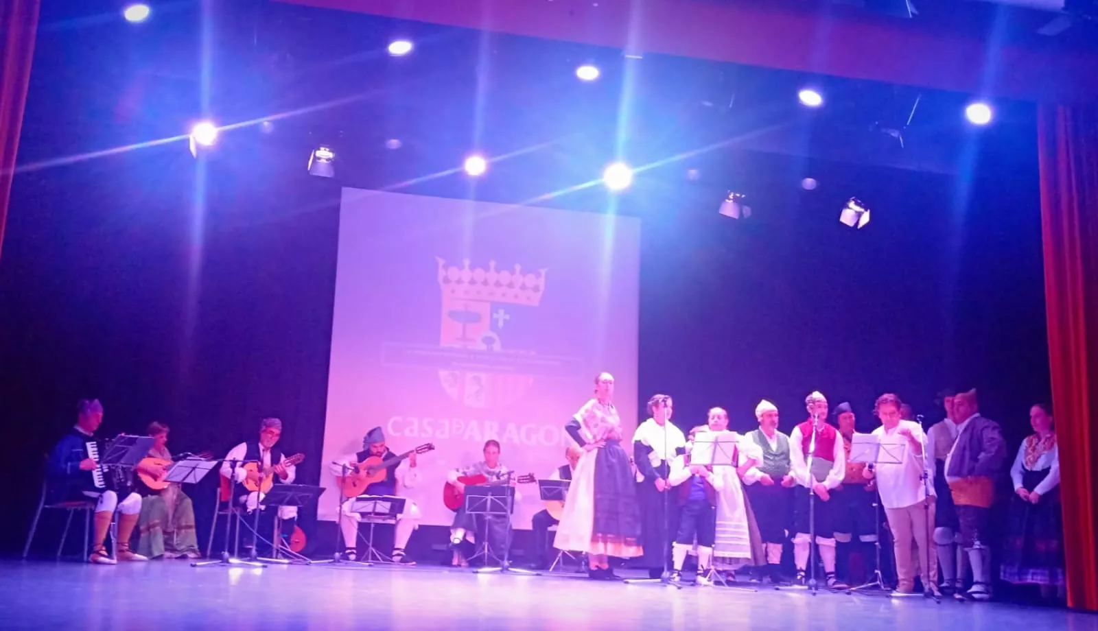 Final de curso de la escuela de jota de la Casa de Aragón en Madrid.