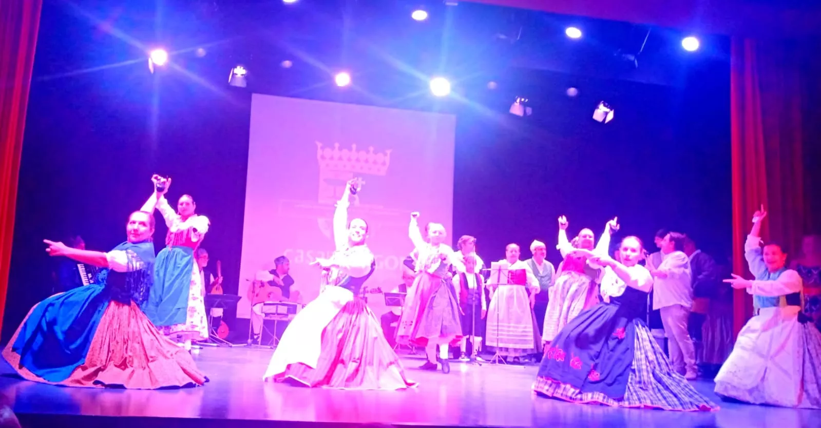 Final de curso de la escuela de jota de la Casa de Aragón en Madrid.