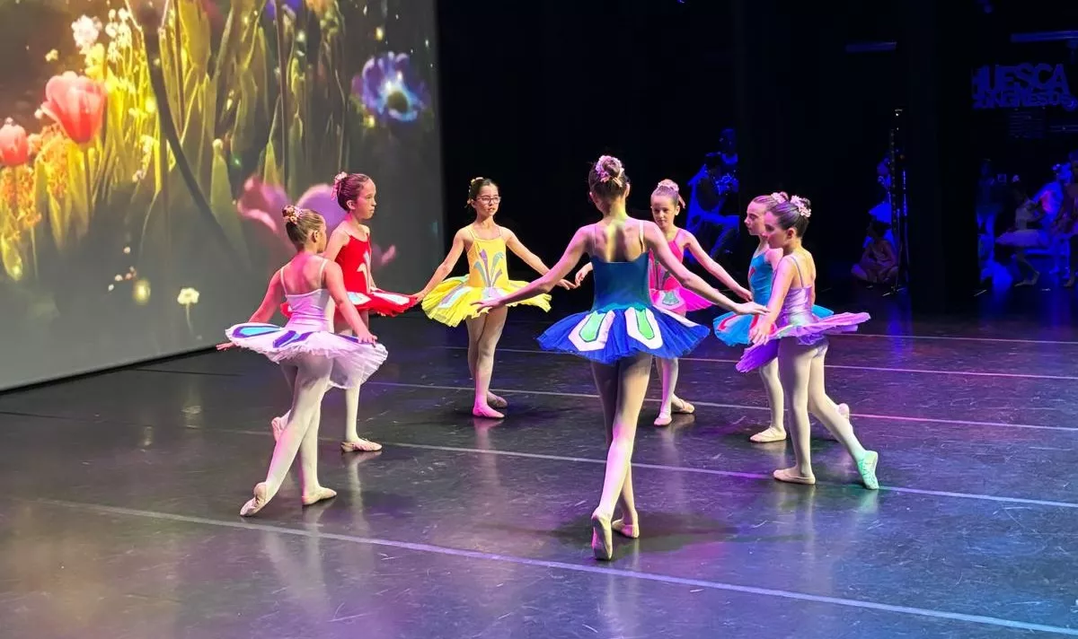 Representación de fin de curso de la Escuela de baile Elenco