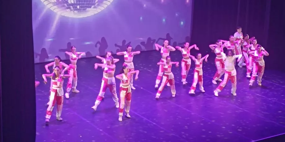 Representación de fin de curso de la Escuela de baile Elenco