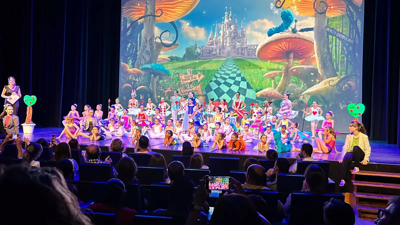 Representación de fin de curso de la Escuela de baile Elenco