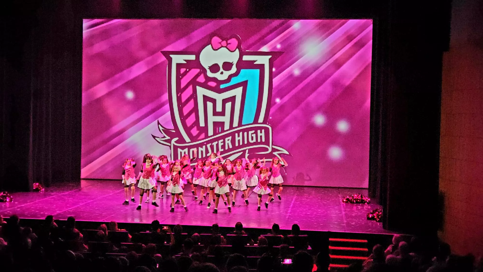 Representación de fin de curso de la Escuela de baile Elenco