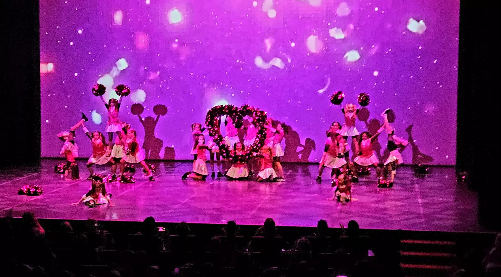 Representación de fin de curso de la Escuela de baile Elenco