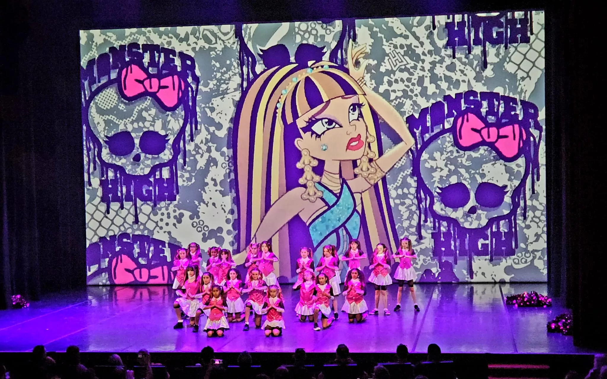 Representación de fin de curso de la Escuela de baile Elenco