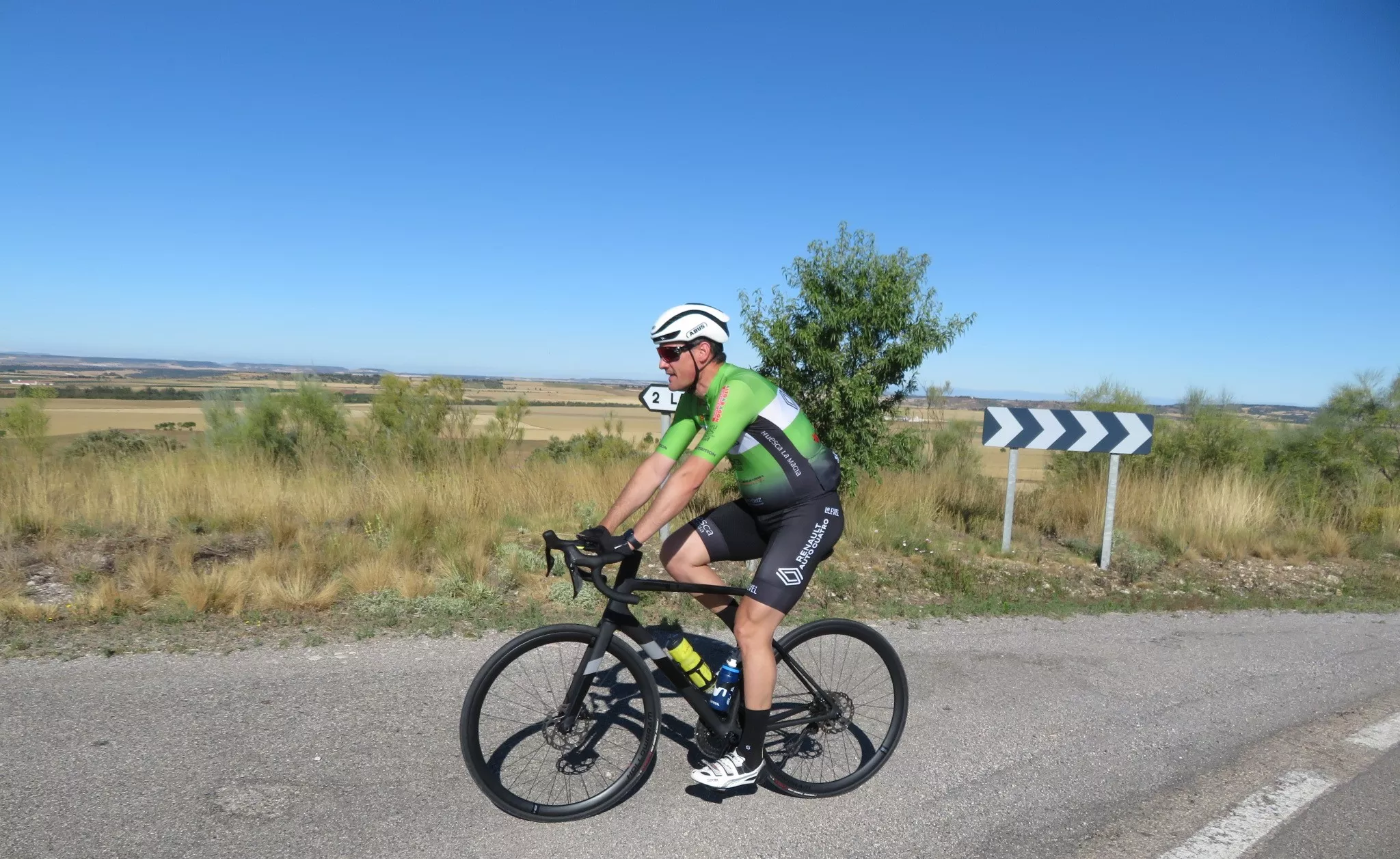 Emocionado recuerdo ciclista a Alberto Roig. Foto Miguel Ángel Romeo
