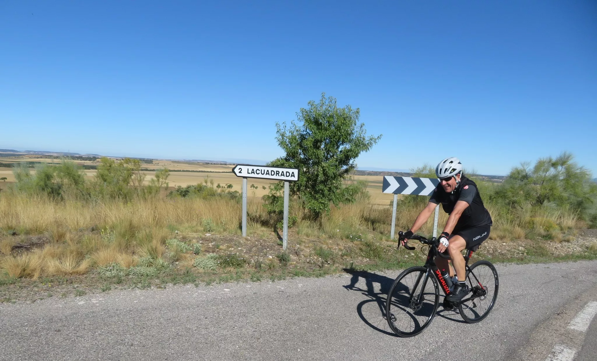 Emocionado recuerdo ciclista a Alberto Roig. Foto Miguel Ángel Romeo