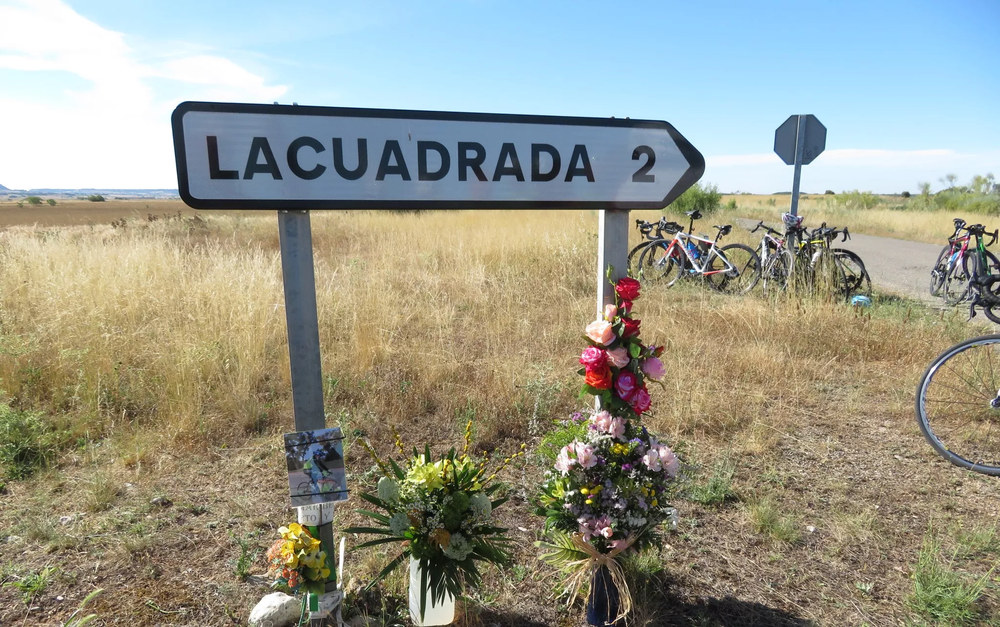 Emocionado recuerdo ciclista a Alberto Roig. Foto Miguel Ángel Romeo