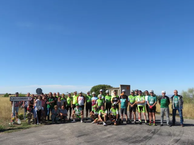 Emocionado recuerdo ciclista a Alberto Roig. Foto Miguel Ángel Romeo