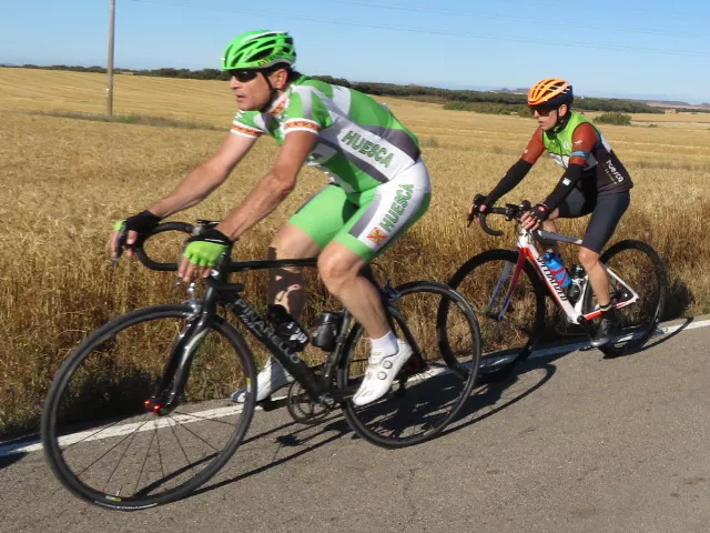 Emocionado recuerdo ciclista a Alberto Roig. Foto Miguel Ángel Romeo