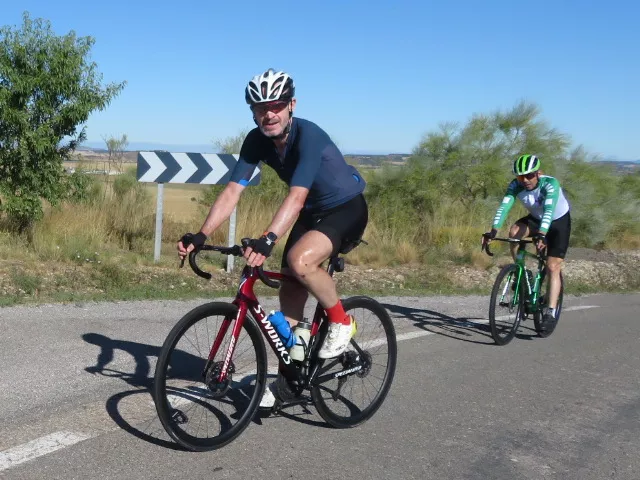 Emocionado recuerdo ciclista a Alberto Roig. Foto Miguel Ángel Romeo