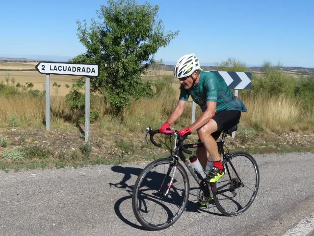 Emocionado recuerdo ciclista a Alberto Roig. Foto Miguel Ángel Romeo