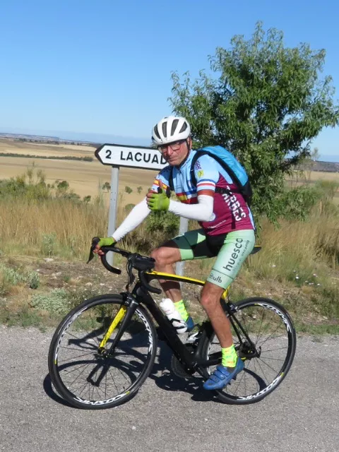 Emocionado recuerdo ciclista a Alberto Roig. Foto Miguel Ángel Romeo