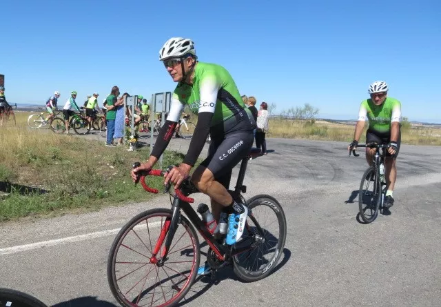 Emocionado recuerdo ciclista a Alberto Roig. Foto Miguel Ángel Romeo