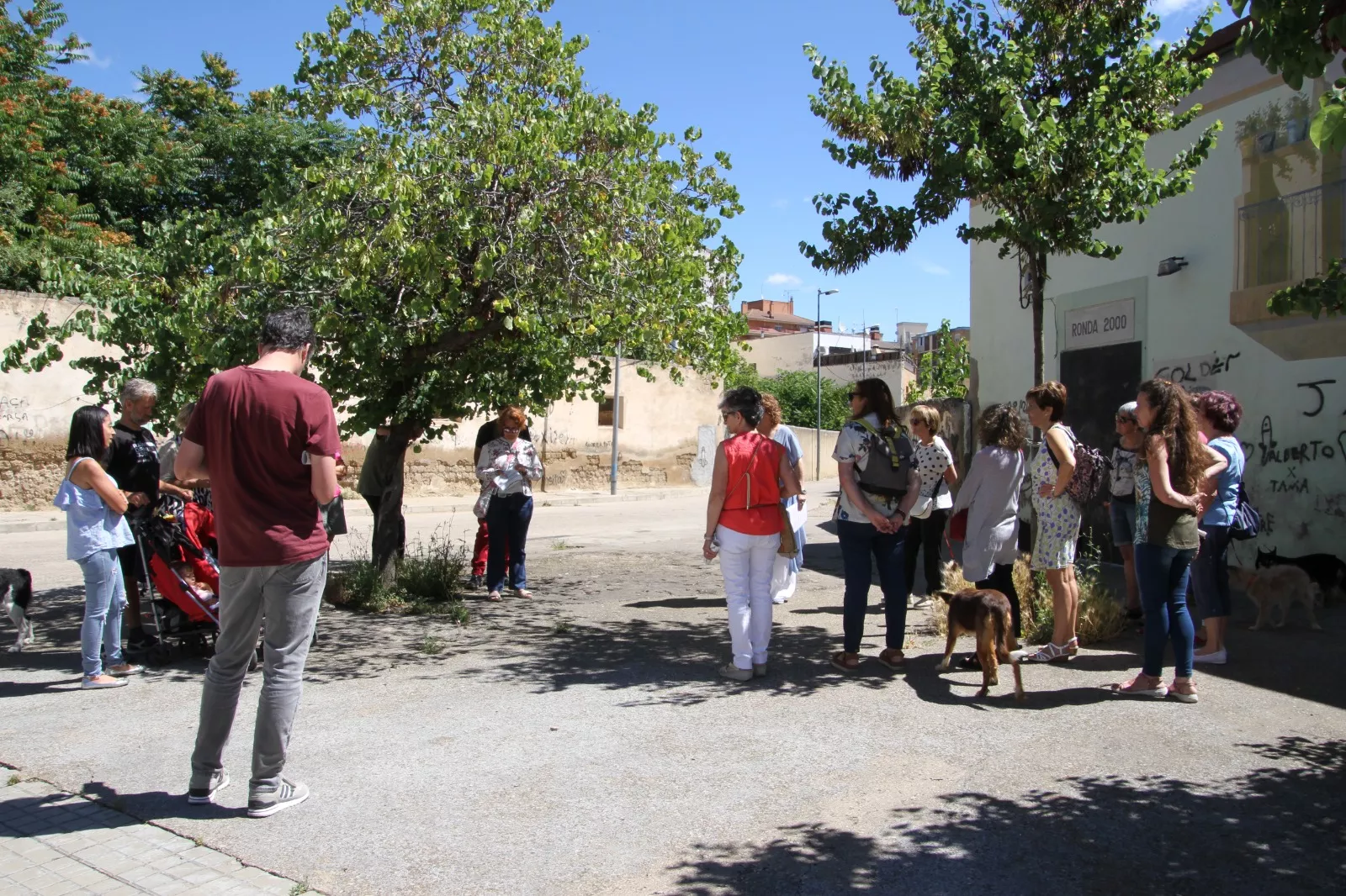 Paseo por el barrio del Perpetuo Socorro. Foto Carlos Neofato 