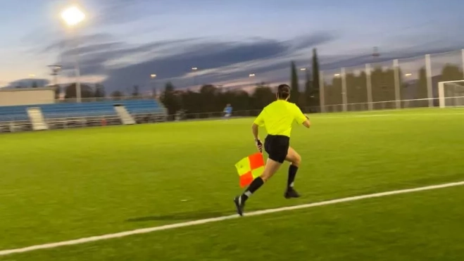 Sara Domens, como árbitro asistente. Sara Domens, como árbitro asistente.