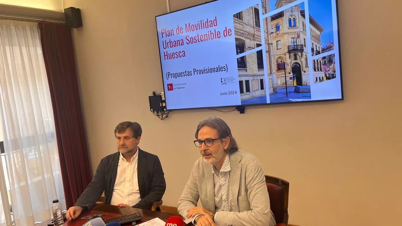 Manuel Pineda e Iván Rodríguez han presentado el Plan de Movilidad Urbana Sostenible de Huesca.