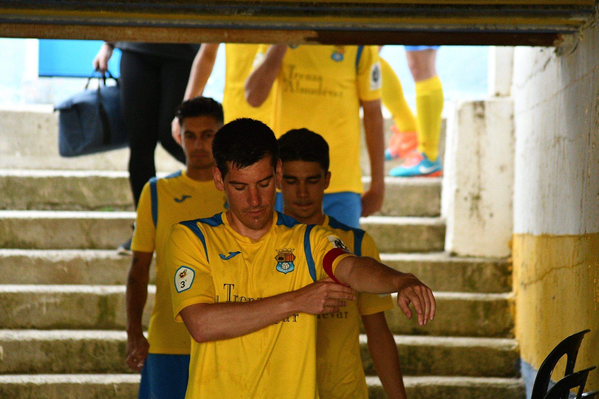 Ainoza, capitán del Almudévar: "Ya les he dicho que no me muevo de aquí hasta que me echen"