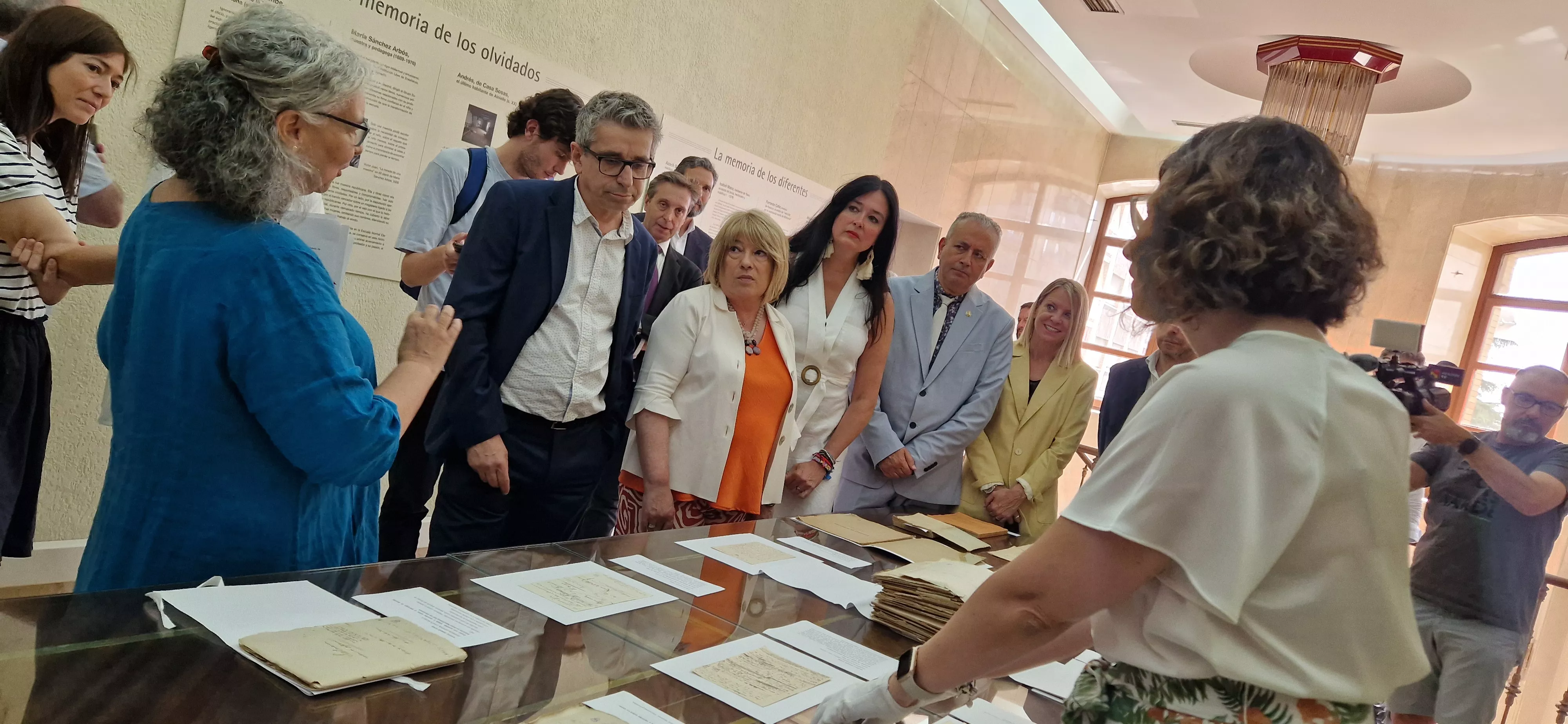 Visita del secretario de Estado al Archivo Histórico Provincial. Foto Myriam Martínez