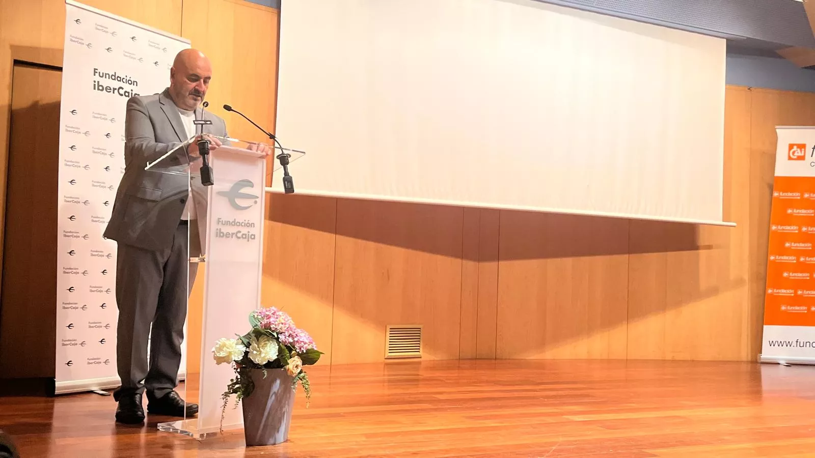  Acto de firma de los convenios de Fundación Ibercaja y CAI con entidades sociales de Huesca. Foto Mercedes Manterola
