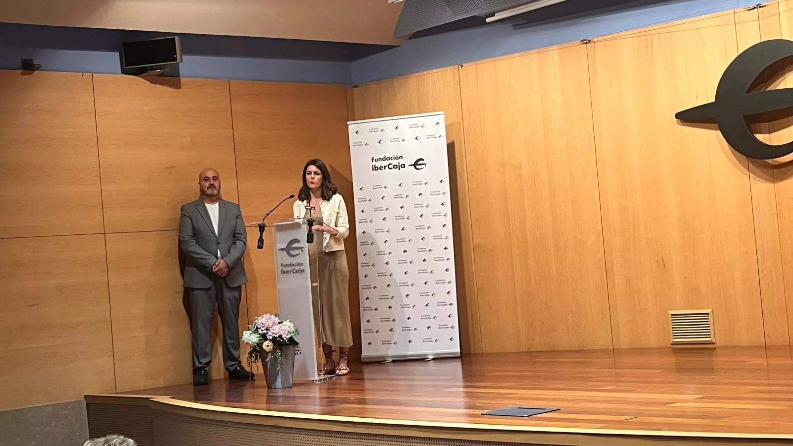  Acto de firma de los convenios de Fundación Ibercaja y CAI con entidades sociales de Huesca. Foto Mercedes Manterola