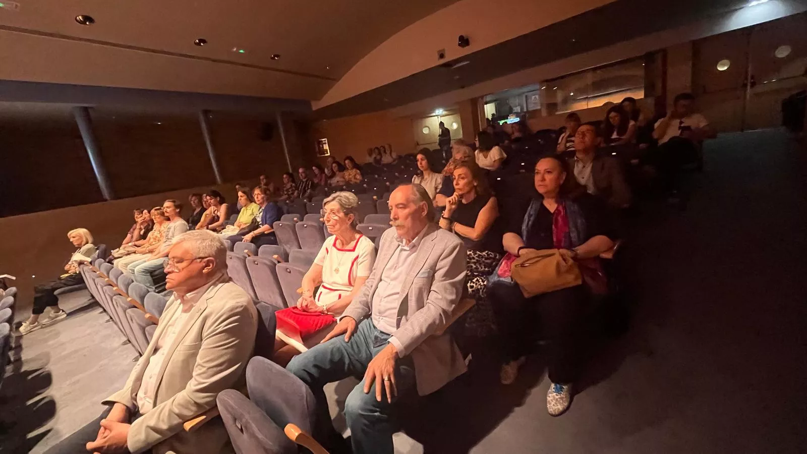  Acto de firma de los convenios de Fundación Ibercaja y CAI con entidades sociales de Huesca. Foto Mercedes Manterola