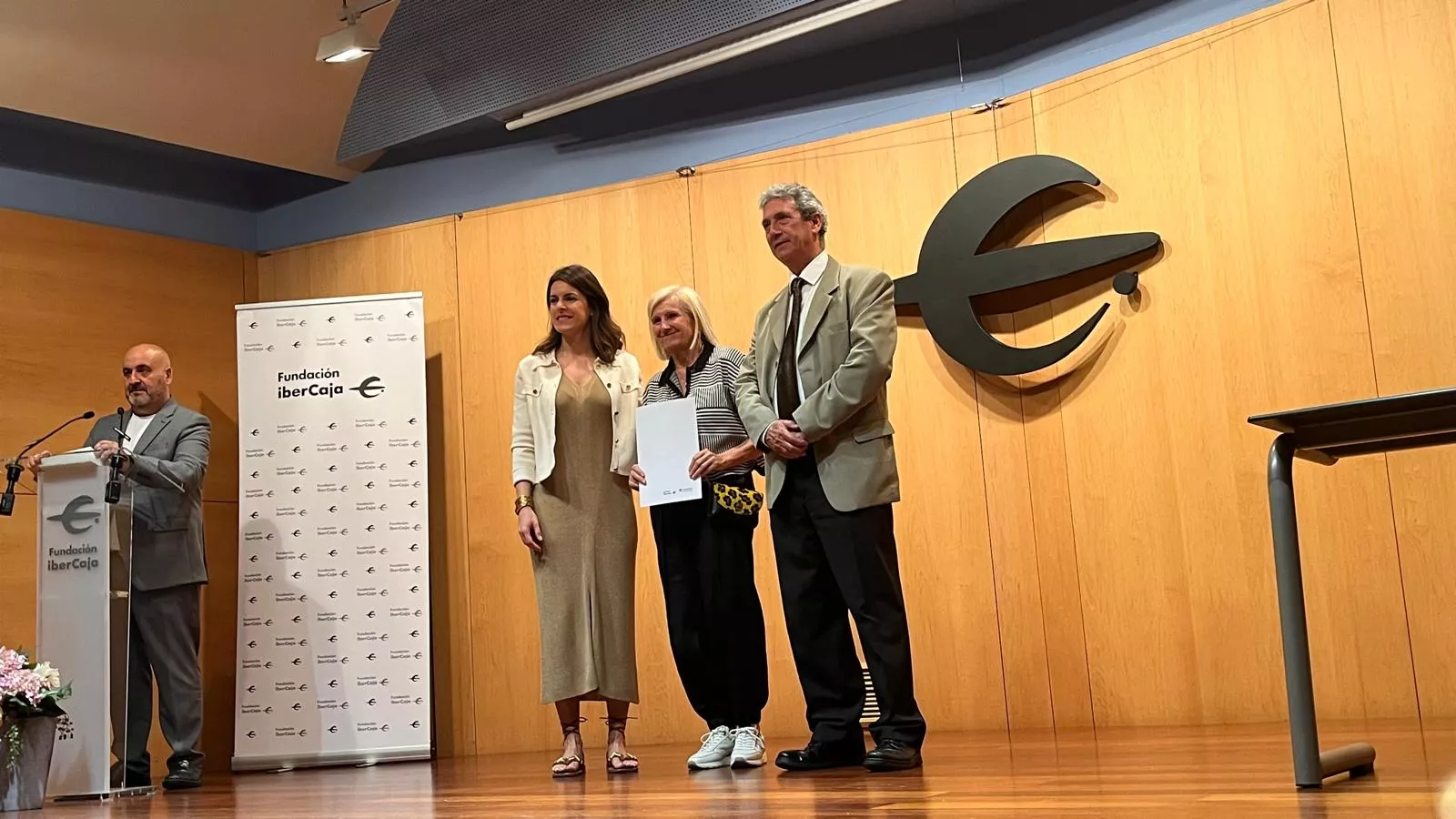  Acto de firma de los convenios de Fundación Ibercaja y CAI con entidades sociales de Huesca. Foto Mercedes Manterola
