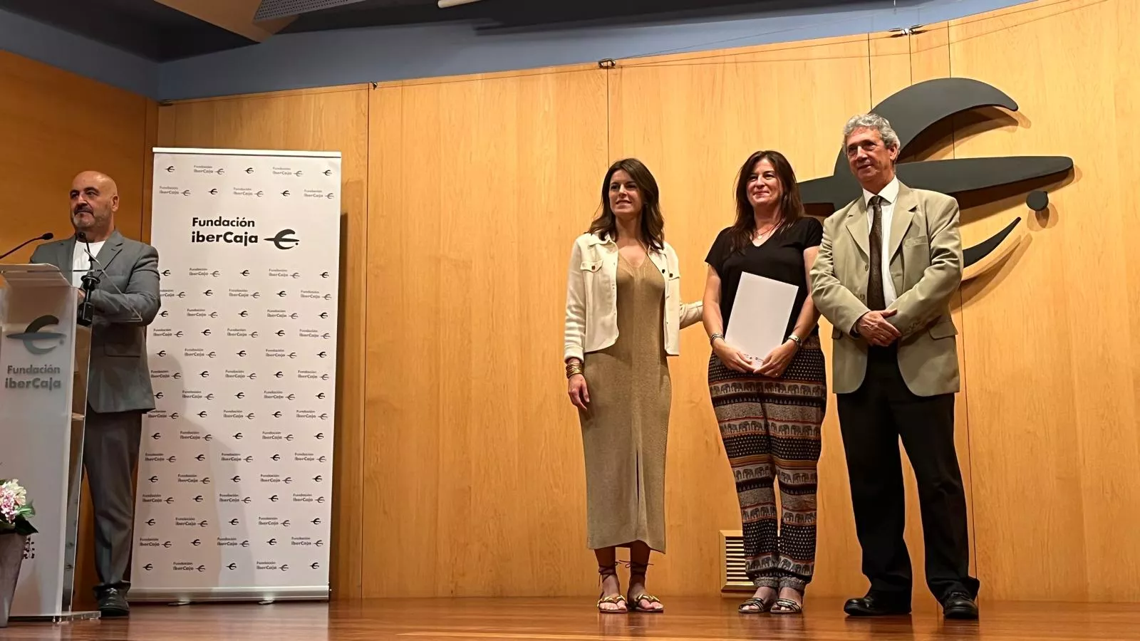  Acto de firma de los convenios de Fundación Ibercaja y CAI con entidades sociales de Huesca. Foto Mercedes Manterola