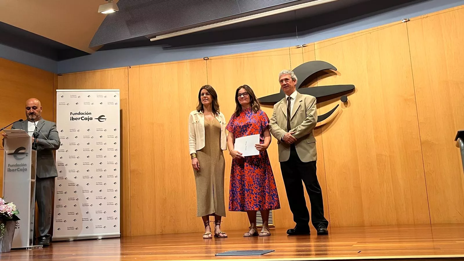  Acto de firma de los convenios de Fundación Ibercaja y CAI con entidades sociales de Huesca. Foto Mercedes Manterola