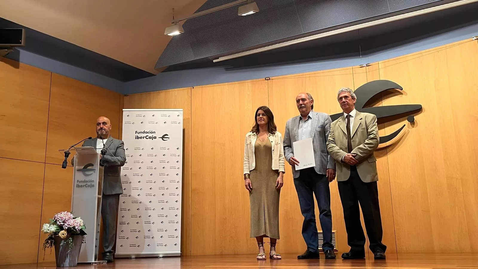 Acto de firma de los convenios de Fundación Ibercaja y CAI con entidades sociales de Huesca. Foto Mercedes Manterola